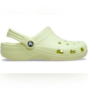 CROCS Classic Clog in Light Lime